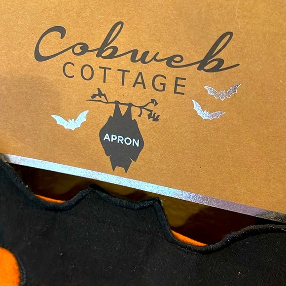 🔥LAST CALL🔥ORANGE/BLK TIE BACK APRON,👍HOSTING, COSTUME OR GIFT-GIVING NWT - Picture 10 of 13